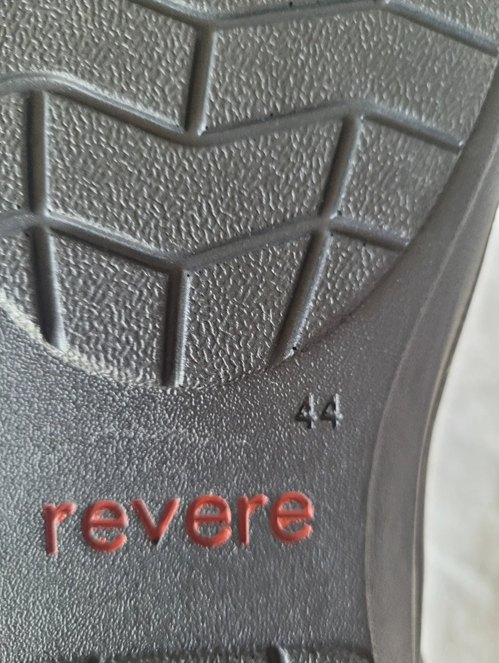 revere Men's Black Closed-Toe Fisherman Sandals Size 10